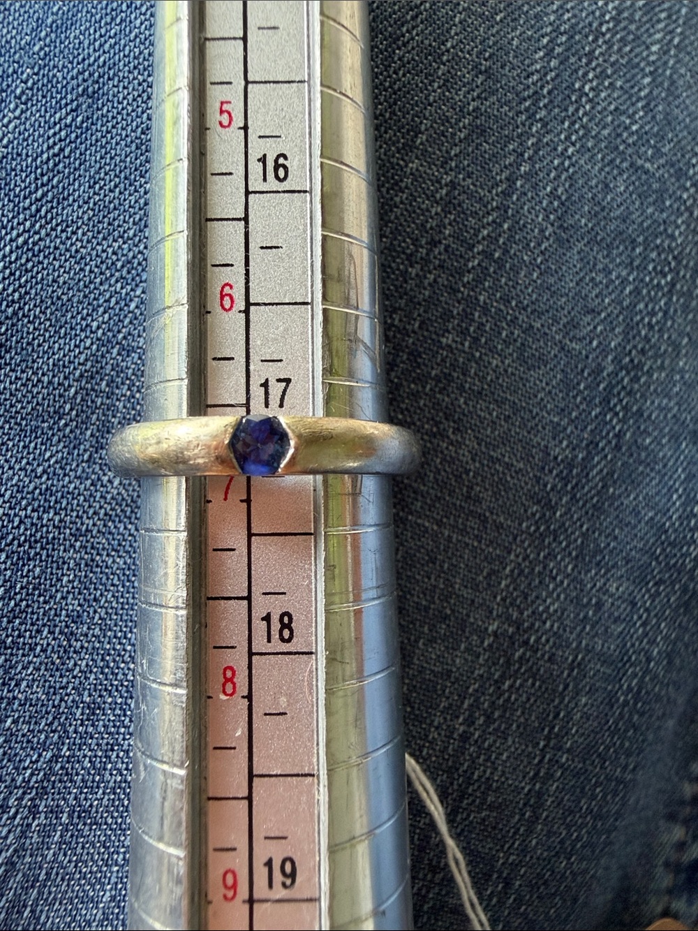 14K WHITE GOLD AND BLUE SAPPHIRE RING